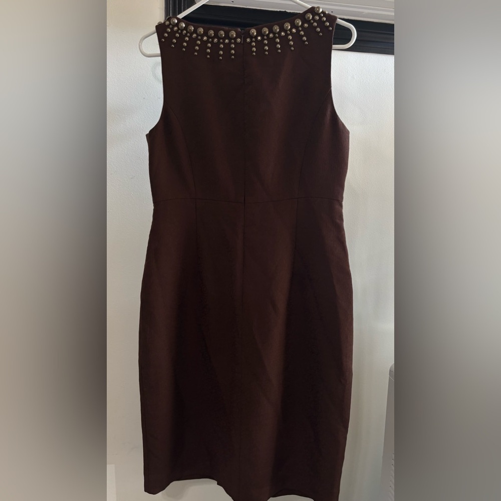 ANNE KLEIN Elegant Brown Sleeveless Dress - Picture 3 of 3